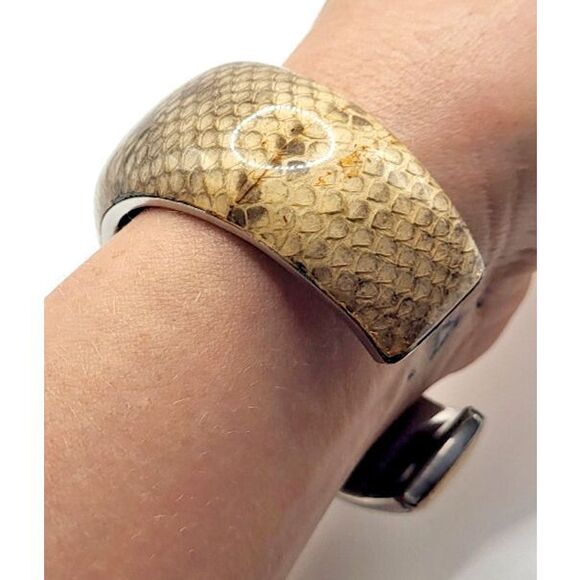 Snakeskin Resin Bangle Bracelet 1in wide - Picture 2 of 6